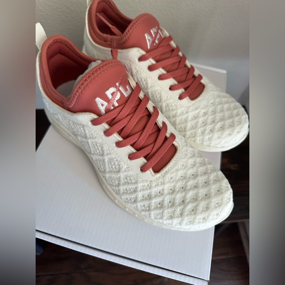 brand new APL techloom phantom - Picture 1 of 5